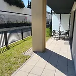 Dwa Jelonki, Ul Sciegiennego, Centrum, Garaz, Ogrodek